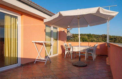 Rab Town Apartamento | Apartamento de una habitación con terraza y vista al mar Supetarska Draga - Gonar, Rab (A-16738-b)