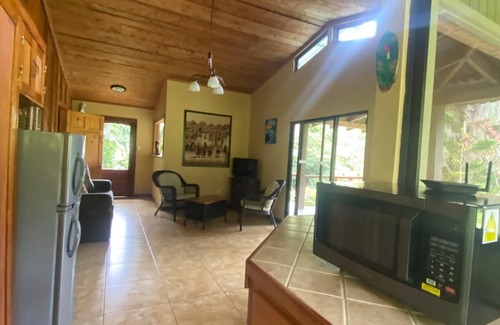 Cachí Cabina | One Bedroom Cabin On Two Hundred Acres en Costa Rica