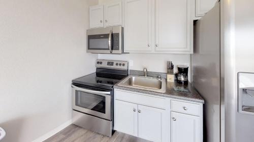 North Myrtle Beach Apartamento | One Bedroom Condo Oceanfront Cherry Grove at Blue Mist Villas Unit 101