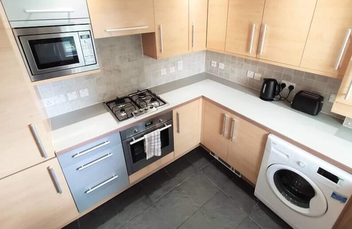 Coulsdon West Apartamento | ⭐ One bedroom ground floor apartment, free parking 🚗