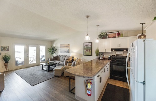 Grand Rivers Condominio | One Bedroom Harbor View Condo
