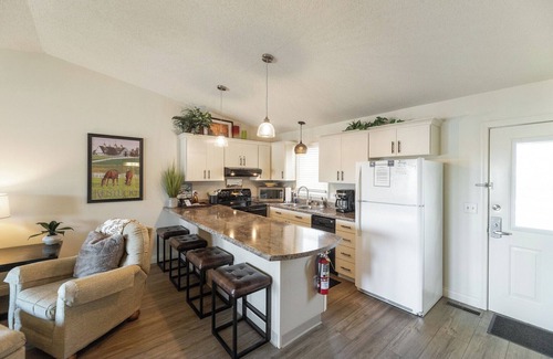 Grand Rivers Condominio | One Bedroom Harbor View Condo