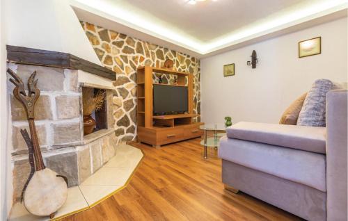 Veliko Brdo Casa | One-Bedroom Holiday Home With Sea View In Makarska