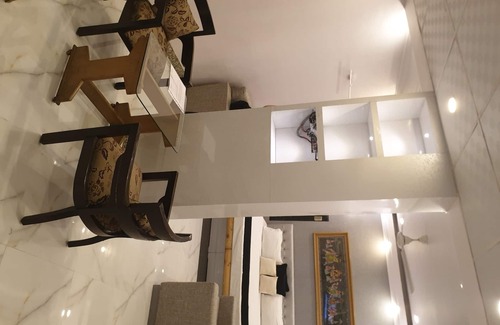 Vasant Kunj Casa | Lujoso apartamento de un dormitorio cerca del aeropuerto.