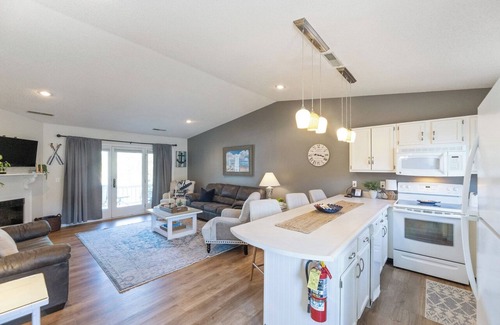 Grand Rivers Condominio | One Bedroom Marina View Condo