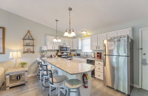 Grand Rivers Condominio | One Bedroom Marina View Condo