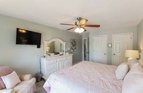 Grand Rivers Condominio | One Bedroom Marina View Condo