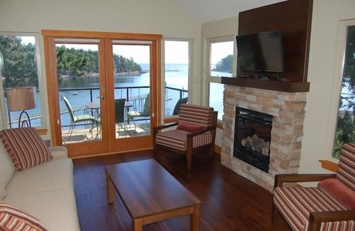Mayne Island Casa | Mayne Island Resort - Villa Waterview 1