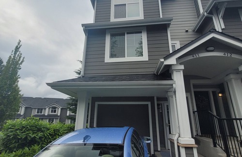 Bothell Casa | One Bedroom One Den Townhome