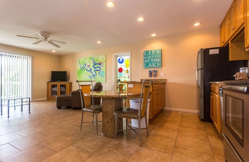 Osage Beach Villa | Un dormitorio / mascota amable / frente al mar
