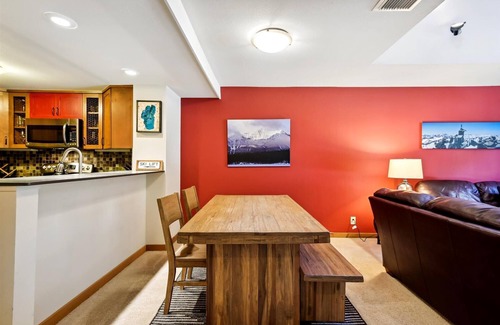 Tahoe City Condominio | One Bedroom plus Loft River View Condo