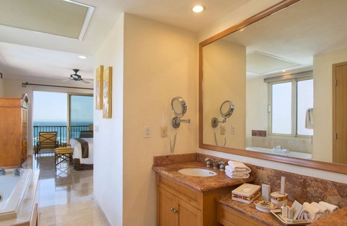 Ampliación Juárez Complejo | One Bedroom Suite Garden/Ocean View at Villa del Karma, Cabo, San Lucas