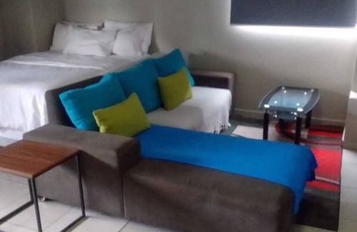 Greater Johannesburg Metropolitan Area Apartamento | One Bedroom Unit In Central Rosebank