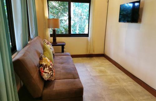 Bijagua Apartamento | One Bedroom Villa on 20 Acres of Nature! "Bird Paradise"