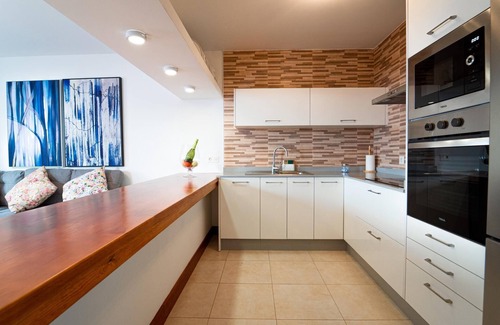 Teguise Villa | Villa de un dormitorio, cocina americana, terraza y Jacuzzi totalmente privado.