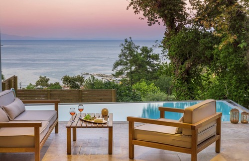 Golden Beach Villa | One-Bedroom Villa with a private, heated, infinity pool