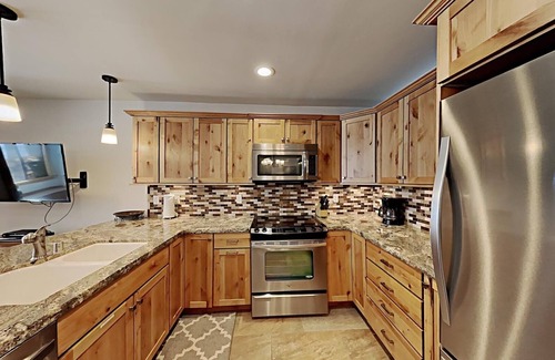 Mammoth Lakes Condominio | One Bedrooms At Snowbird Condos Slopeside - Free Wifi & Assigned Parking!