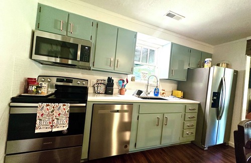Van Buren Casa | One Block from Current River! Let's Go!!