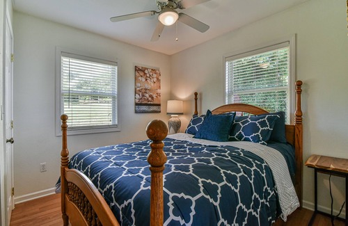 Mars Hill Apartamento | One block from Mars Hill University and downtown Mars Hill, NC
