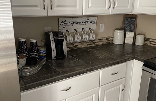Bullhead City Casa | One block to the River, sports park, dogs, AC garage games!