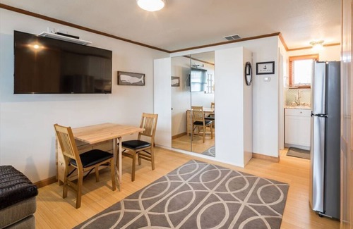 Provincetown Apartamento | Una cuadra a pie de deslizamiento de barco
