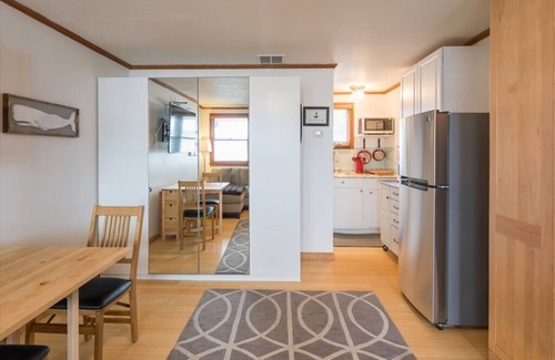 Provincetown Apartamento | Una cuadra a pie de deslizamiento de barco