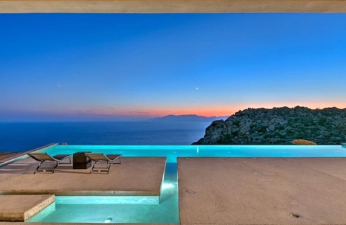 Milopotas Villa | One Br Private Honeymoon Peaceful Mylo Villa w/ Living room Close to Mylopotas