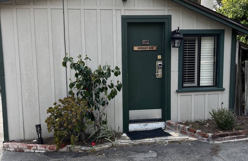 Northeast Carmel Cabaña | One Double Bed Cottage