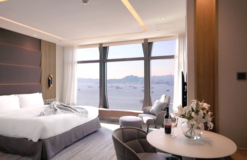 Shek Tong Tsui Hotel | One-Eight-One Hotel & Serviced Residences