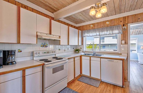 Sandbridge Casa | One Last Ride | Oceanfront | Dog Friendly
