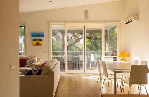 Inverloch Casa | One Level at Broadbeach Inverloch