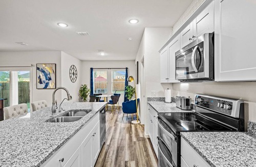 Lavon Casa | One Level Home Foosball Firepit Quiet Neighborhood