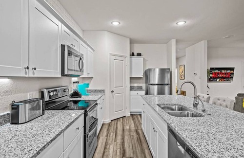 Lavon Casa | One Level Home Foosball Firepit Quiet Neighborhood