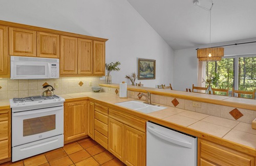 Deer Park Casa | One Level, Open Floor Plan, 4 Bdrm Home Hot Tub Pet Friendly, 10 SHARC Passes