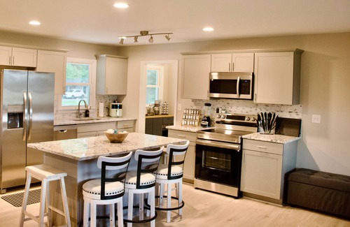 Smithfield Casa | One Love Oasis 3BR Retreat