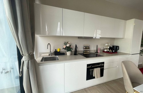 Klein-Antwerpen Apartamento | One Lux Stay Near Antwerp Central - 3 Bedroom 1.5 Bathroom