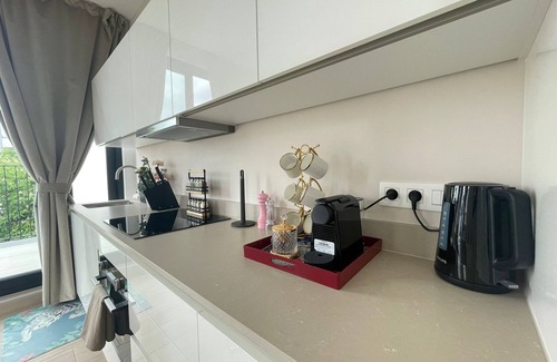 Klein-Antwerpen Apartamento | One Lux Stay Near Antwerp Central - 3 Bedroom 1.5 Bathroom