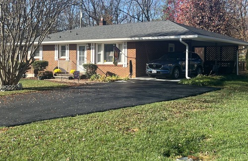 Daleville Casa | One mile off exit 150 on interstate 81 in Daleville Va . Sleeps up to 7 .