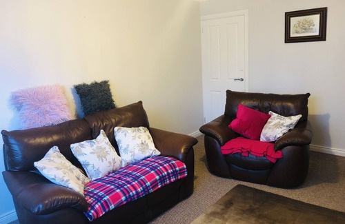 Lisburn Casa | One min from M1 motorway ☘️Pets welcome. fur babies need a staycation too 🐶