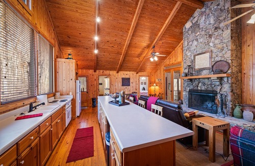Mentone Cabina | One Oar Missing, directly on Little River w/double fireplaces