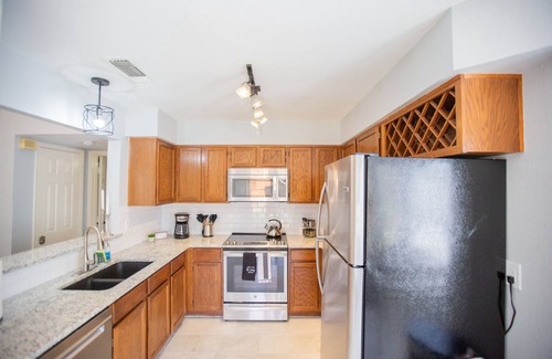 John T White Casa | One of a kind 10 min from AT&T stadium! 3 BR 2 BA