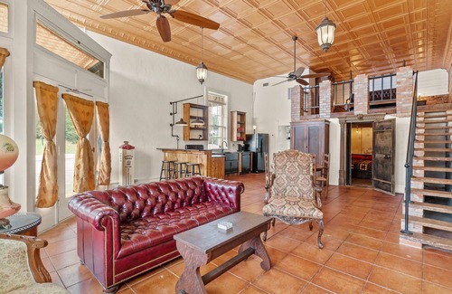 Big Sandy Apartamento | One of a kind 2-bedroom studio in downtown Big Sandy