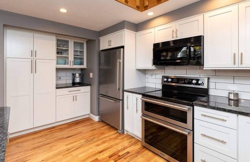 Ankeny Casa | One-of-a-kind home in Ankeny on 1.8 acres with a pond. You will truly feel like you are on a resort but will be able to have this piece of paradise all for yourself.