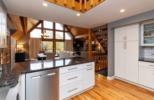 Ankeny Casa | One-of-a-kind home in Ankeny on 1.8 acres with a pond. You will truly feel like you are on a resort but will be able to have this piece of paradise all for yourself.