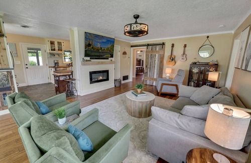 Venice Casa | One-of-a-Kind Home! Pet Friendly, Fenced, Private Pool! 1 mi to Downtown & Beach