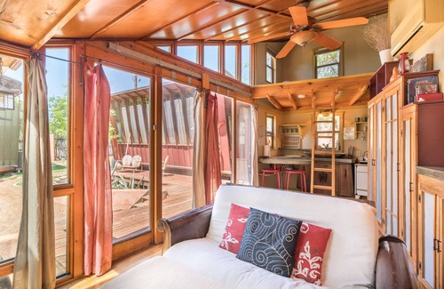 Spicewood Cama Y Desayuno | Funky Loft Azul Eco-Cabin