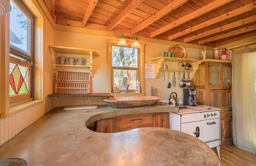 Spicewood Cama Y Desayuno | Funky Loft Azul Eco-Cabin