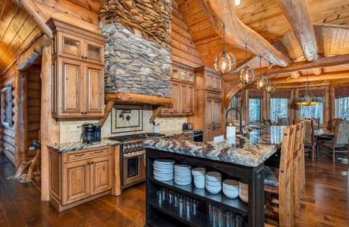 Intervale Chalet De Esquí | One-of-A-Kind Log Home in the Heart of the White Mountains NH