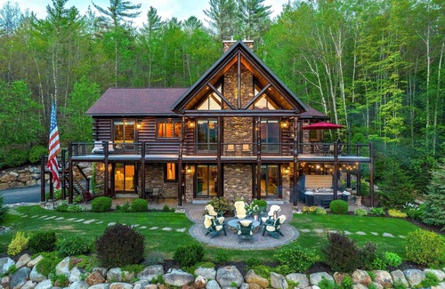 Intervale Chalet De Esquí | One-of-A-Kind Log Home in the Heart of the White Mountains NH