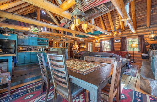 Tahoma Cabina | Único LOG Lodge en 2. 5 acres, a pie de playa, perro OK con perro cercado